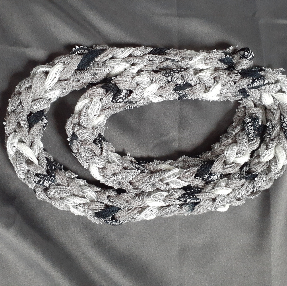 Black and white scarf